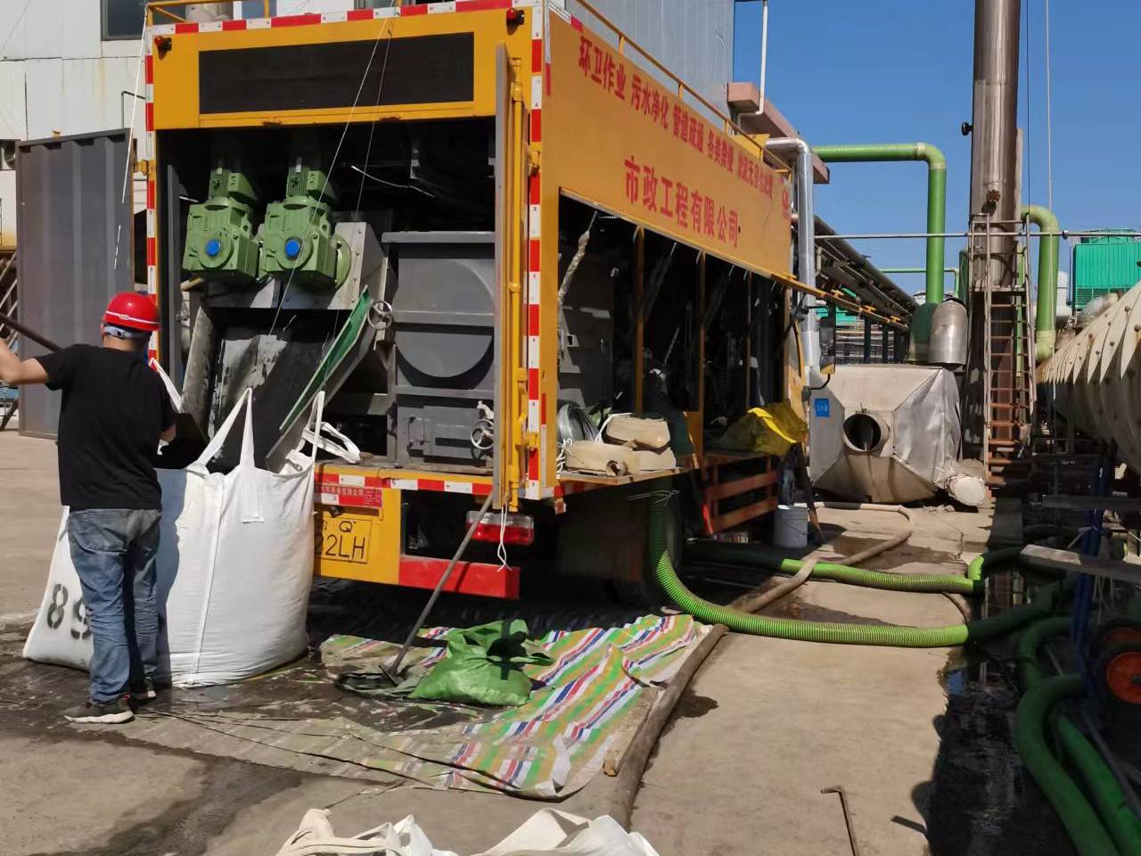 顺德淤泥压干处理